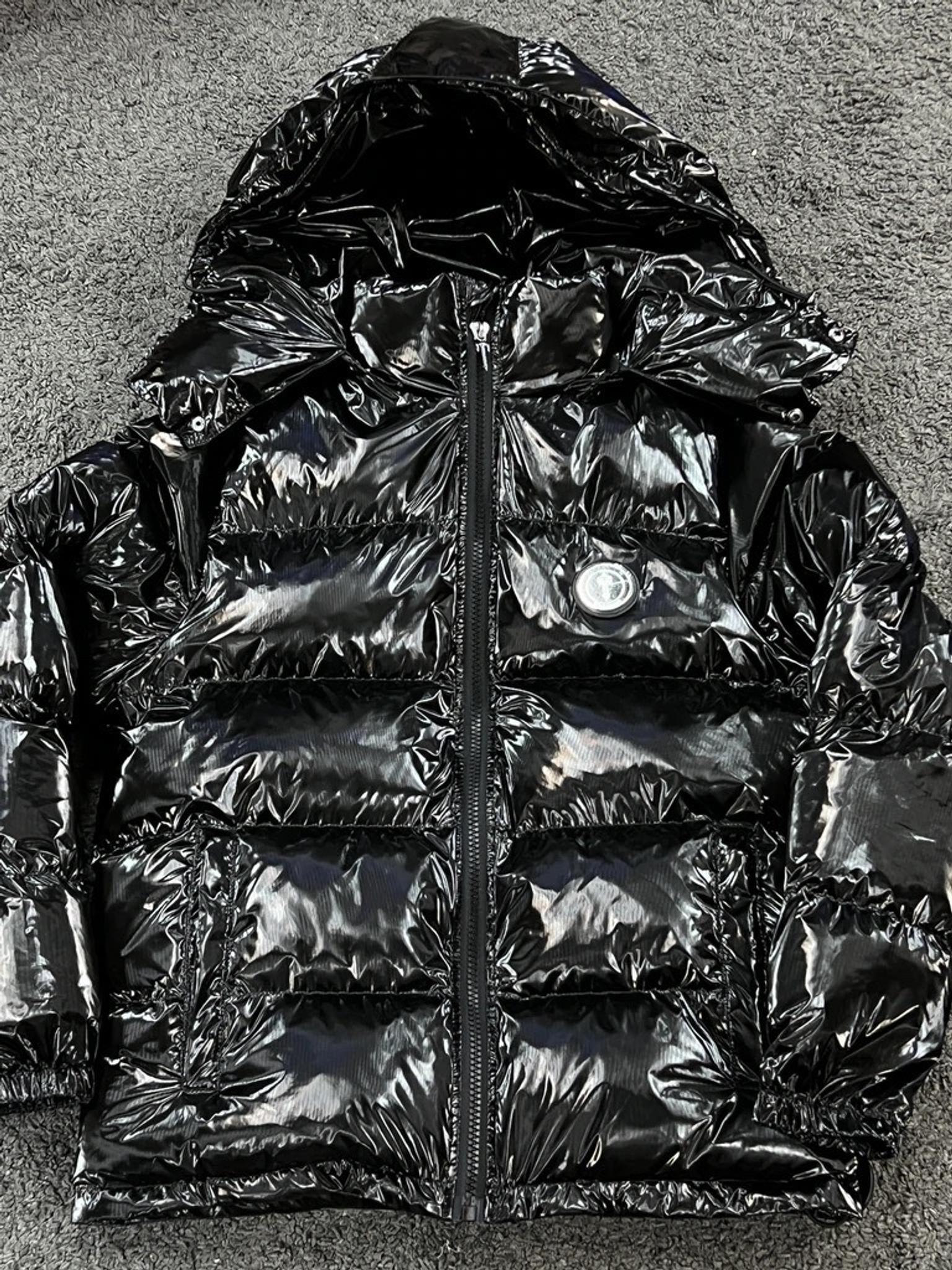 Trapstar Irongate jacket Black (Large) in E1 Hamlets for £290.00 for
