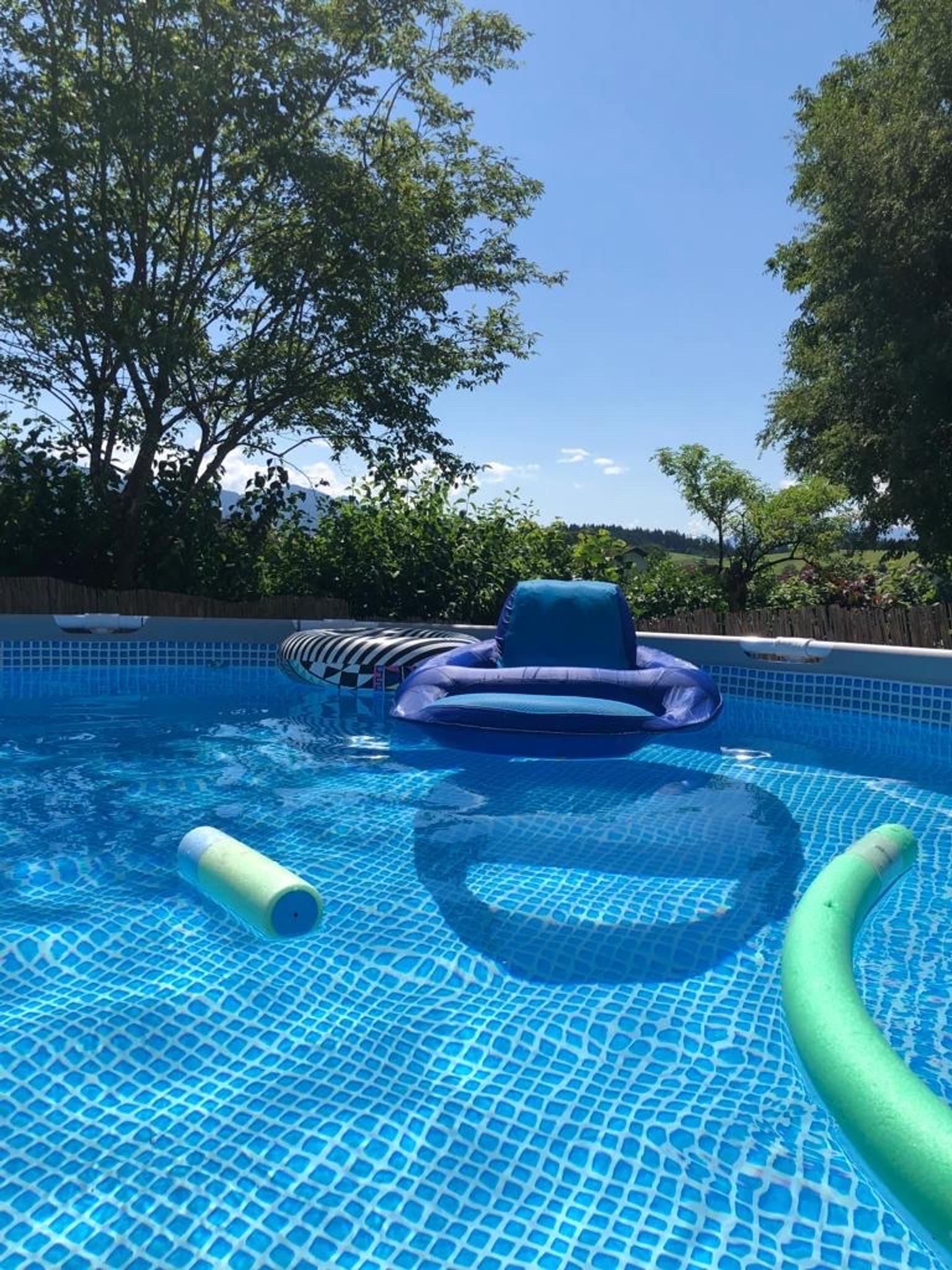 Intex Pool 4,6 m Durchmesser inkl. Pumpe in 6323 Gemeinde Bad Häring