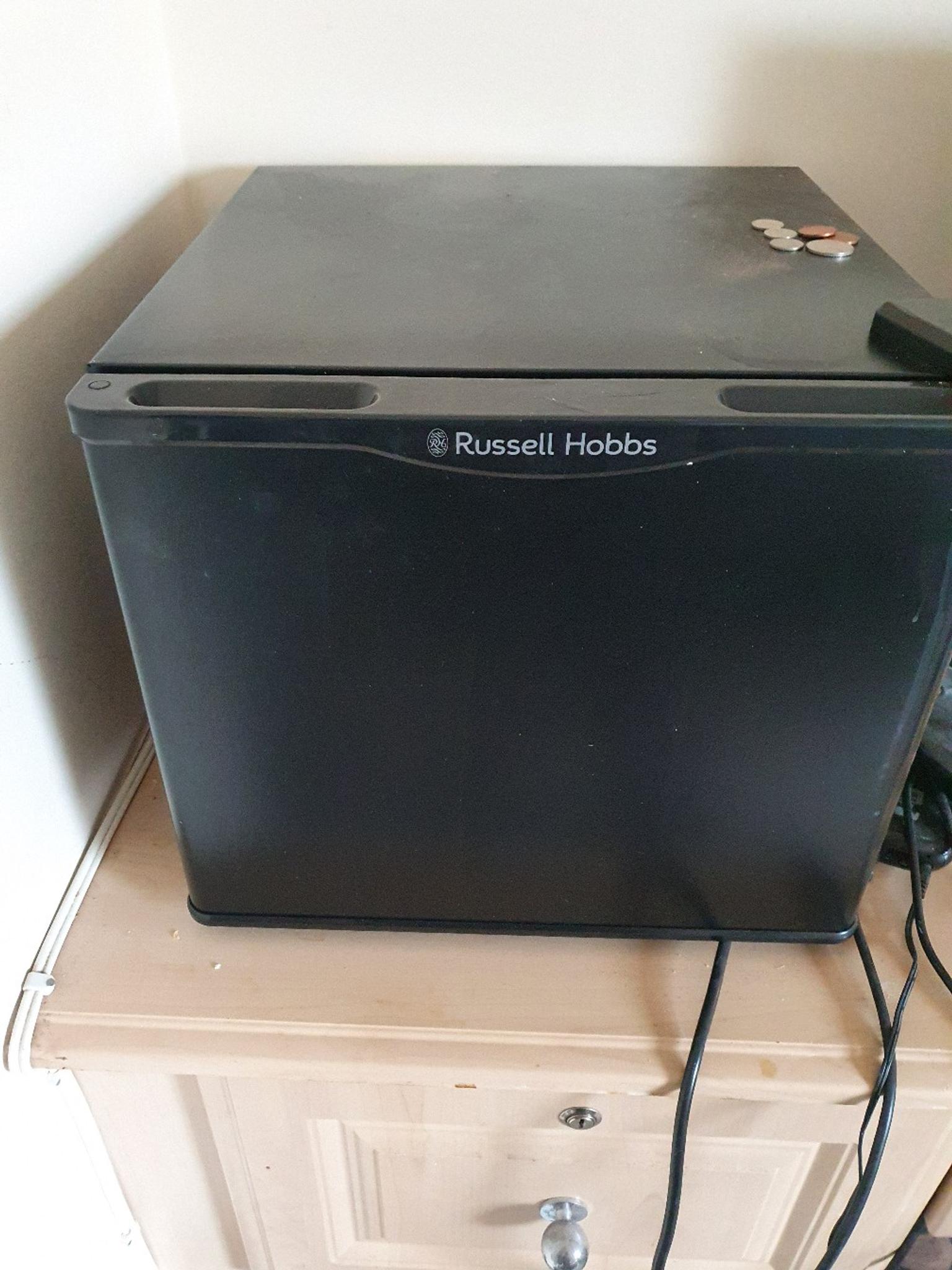 Russell Hobbs Black Mini Fridge in E7 Newham für £ 50,00 zum Verkauf