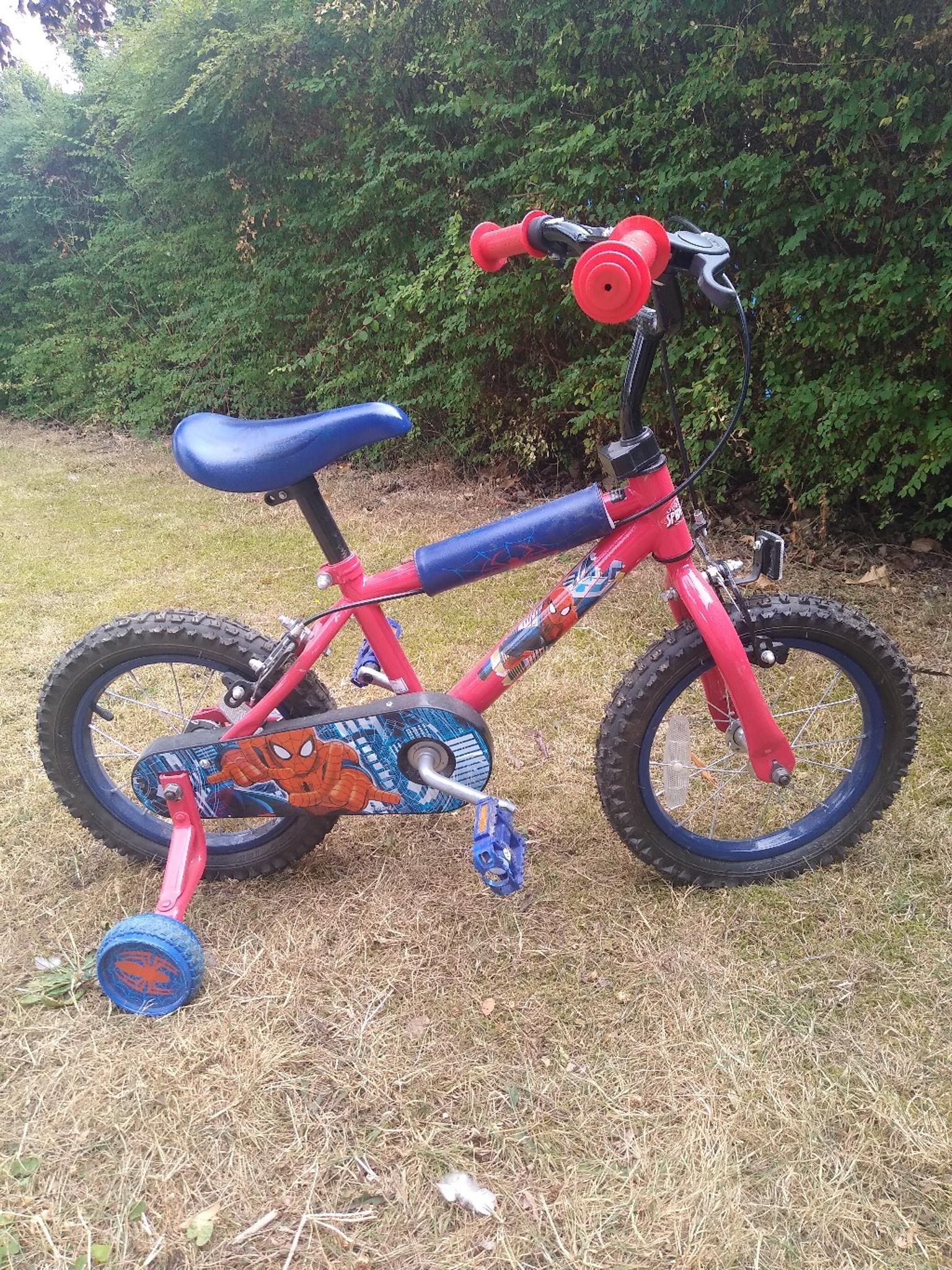 14 inch wheel Spiderman bike inc stabilisers in AL6 Hatfield für £ 25