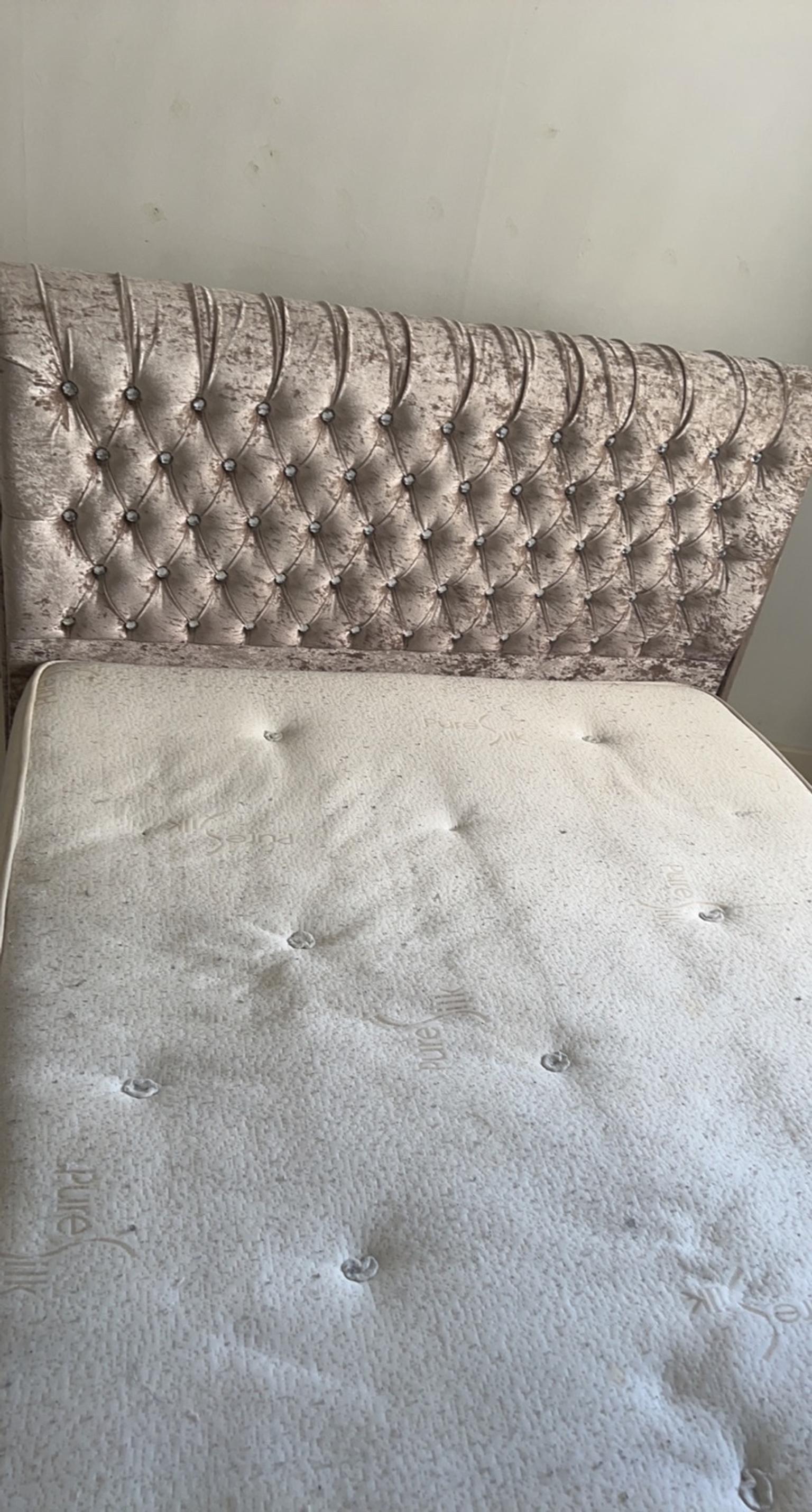Double crush velvet mink bed in WS1 Walsall für gratis zum Verkauf