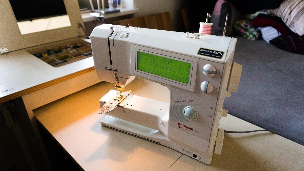 Bernina 1630 Inspiration Plus + Zubehör in 88069 Tettnang für 750,00