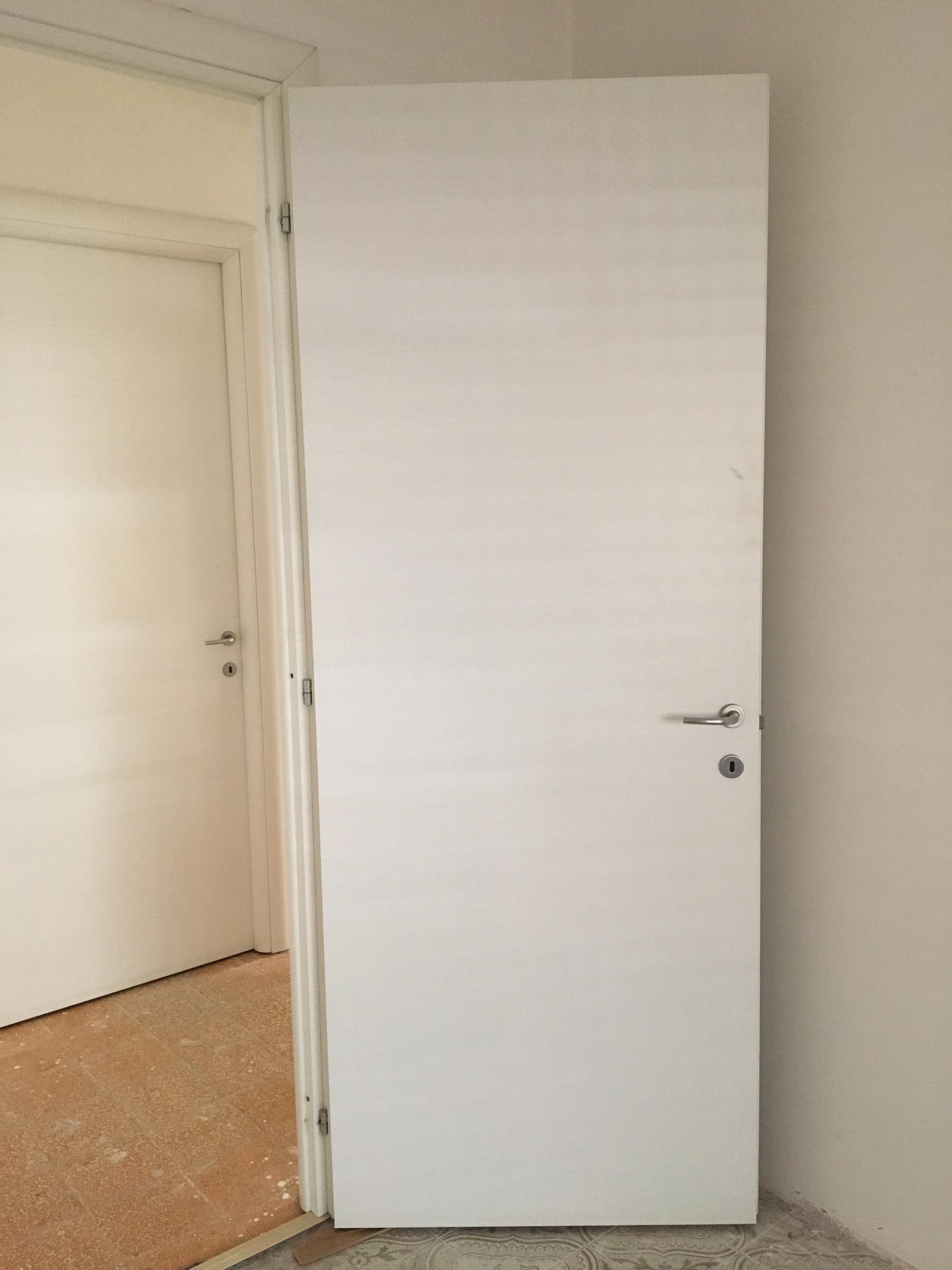 Porte porta bianche appartamento interne casa in 00119 Roma for €25.00