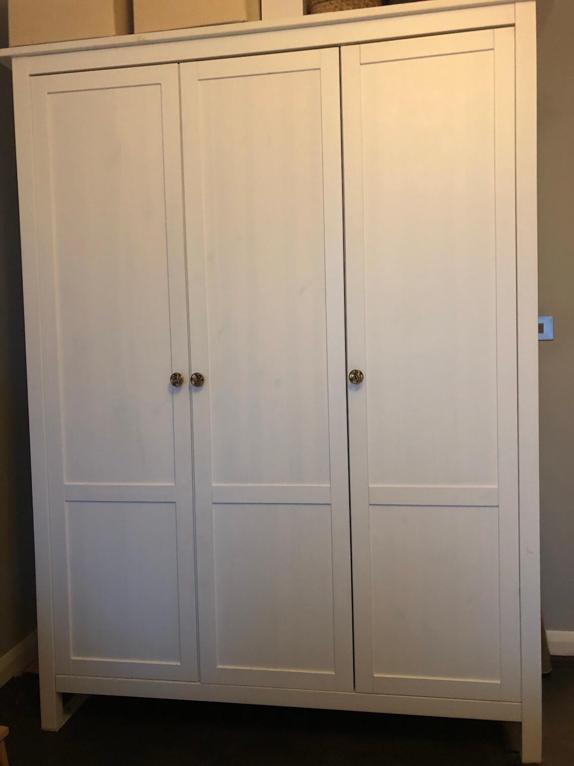 White Ikea Hemnes 3 door wardrobe in WC1V London for £100