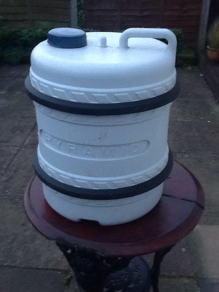 PYRAMID WATER HOG CARAVAN, 51ltrs in Hinckley and Bosworth for £30.00