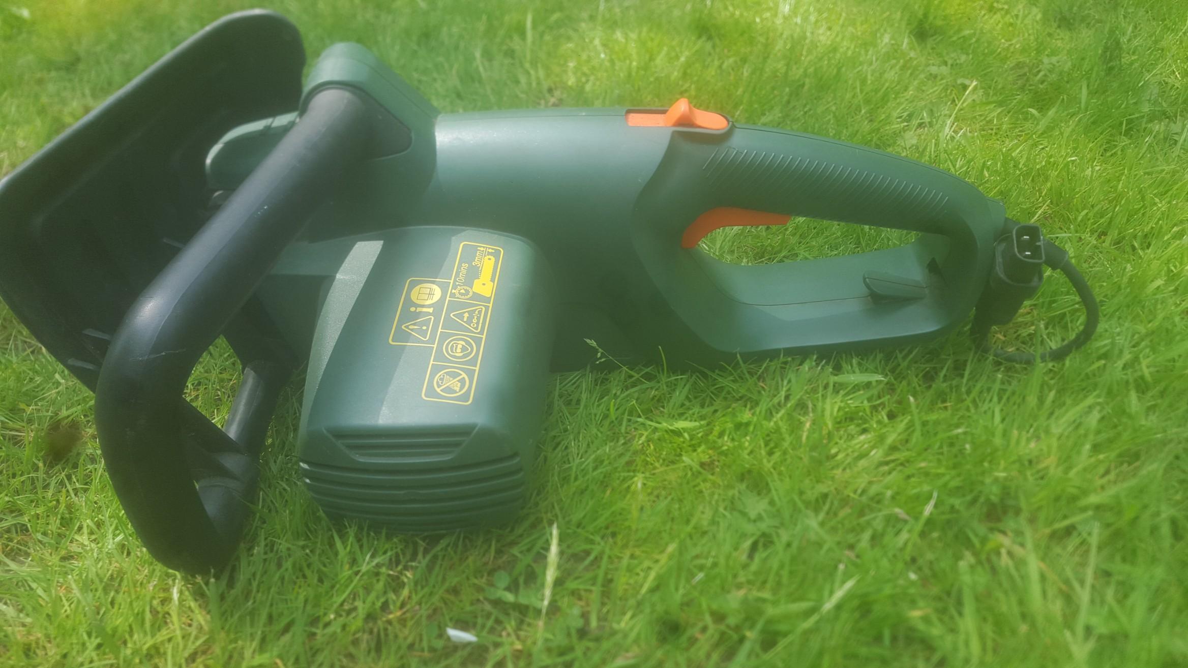 Black & Decker Chainsaw GK1630T 12in /30cm in EN2 Enfield for £18.00