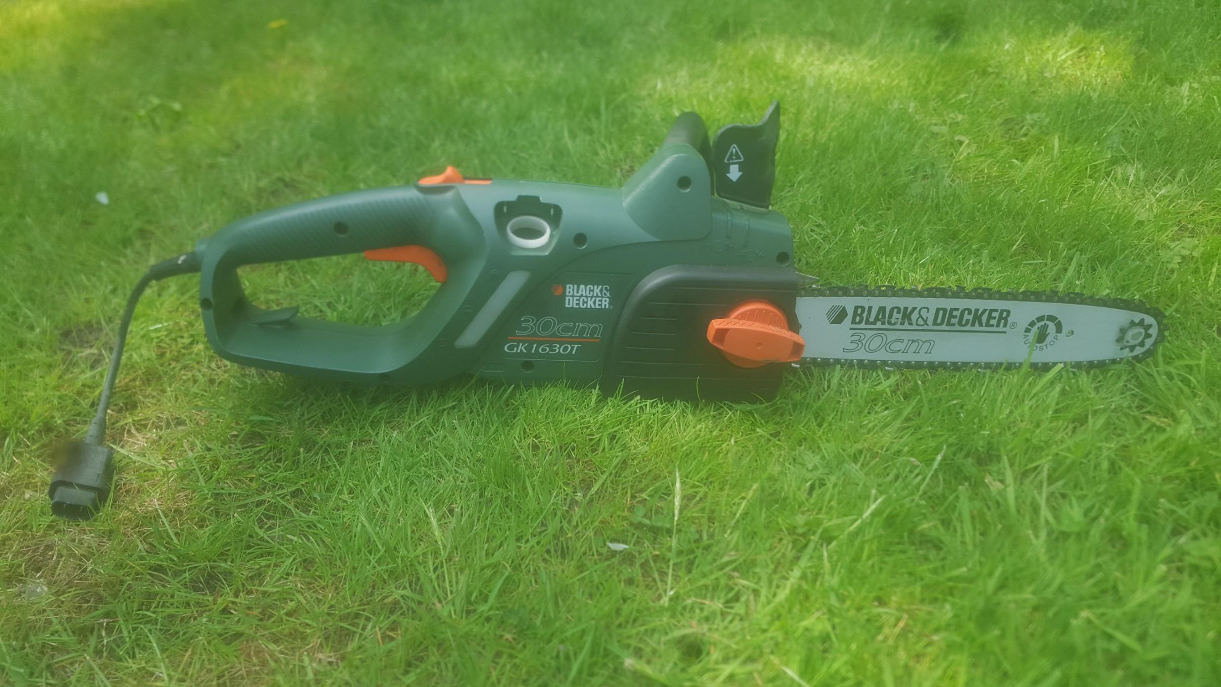 Black & Decker Chainsaw GK1630T 12in /30cm in EN2 Enfield for £18.00