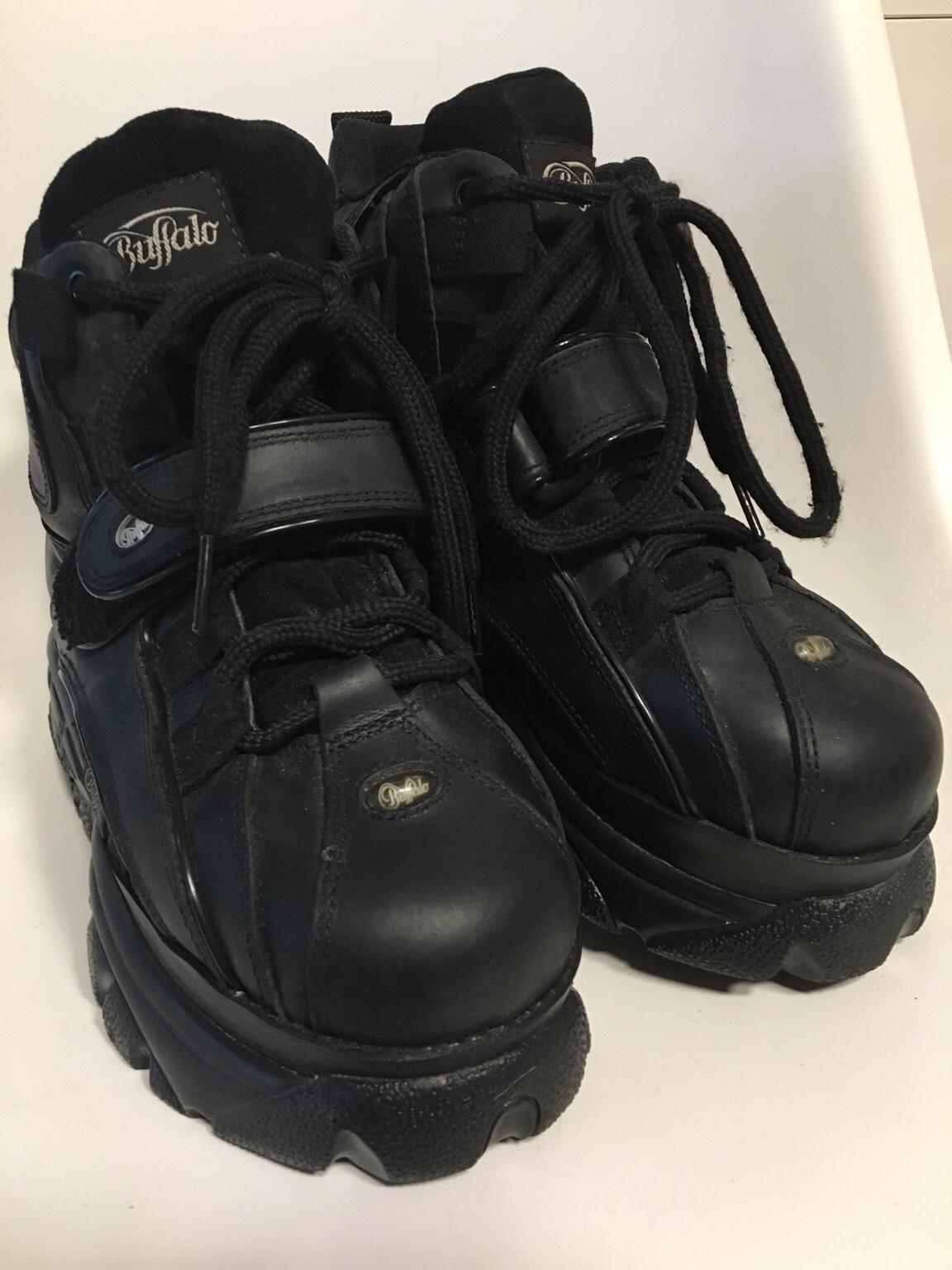 Buffalo Platform Plateau Boots Classic 36 in 26389 Wilhelmshaven for €