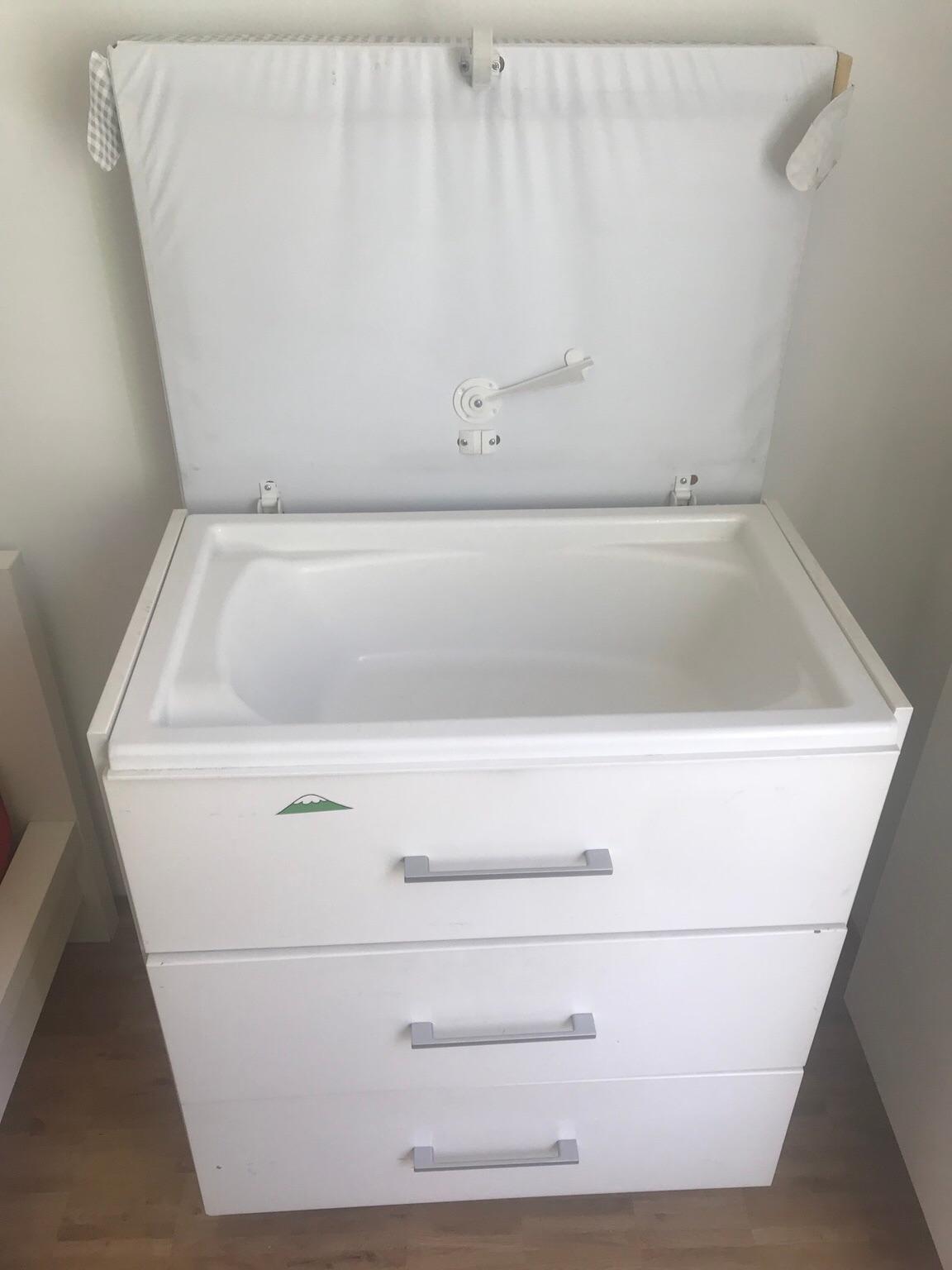 Geuther Wickelkommode 3in1 inkl Badewanne in 40223 Düsseldorf for €45.00 for sale Shpock