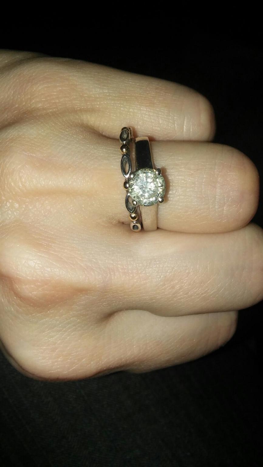 One 1 Carat diamond engagement ring in LS27 Leeds for £800