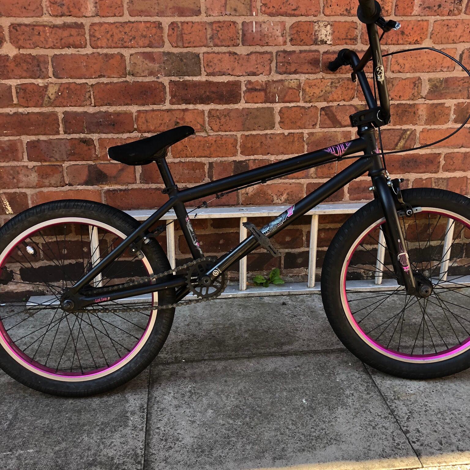 18 inch pink and black bmx in Dudley for £60.00 for sale Shpock