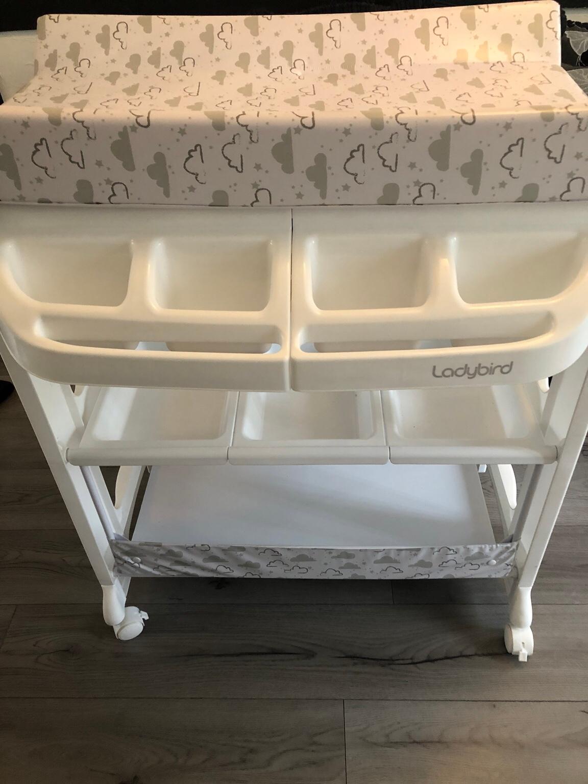 LADYBIRD CHANGING/BATHING STATION!! in B45 Birmingham for £20.00 for