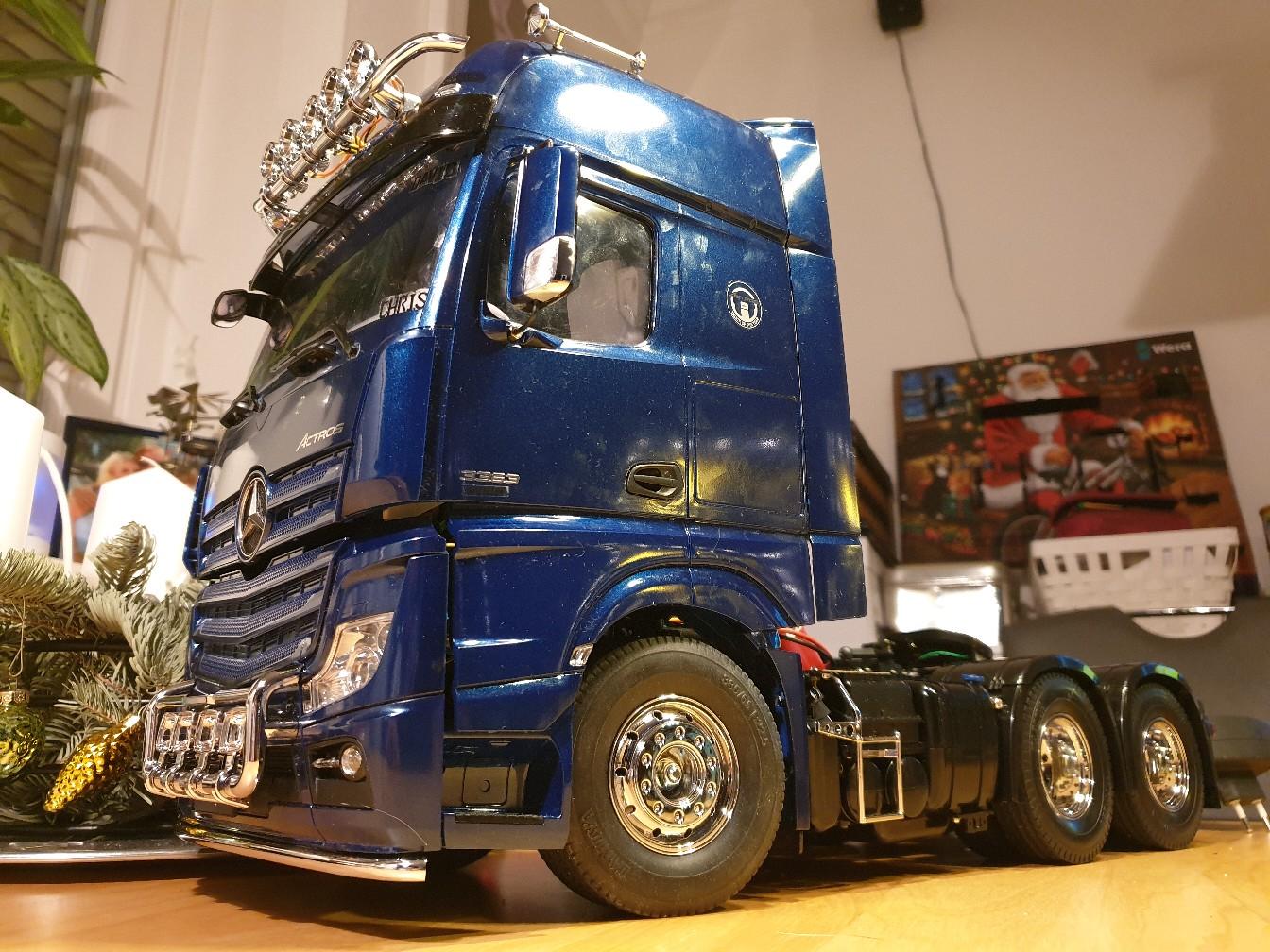 Tamiya Mercedes Actros 3363 in 5120 Sankt Pantaleon for €690.00 for