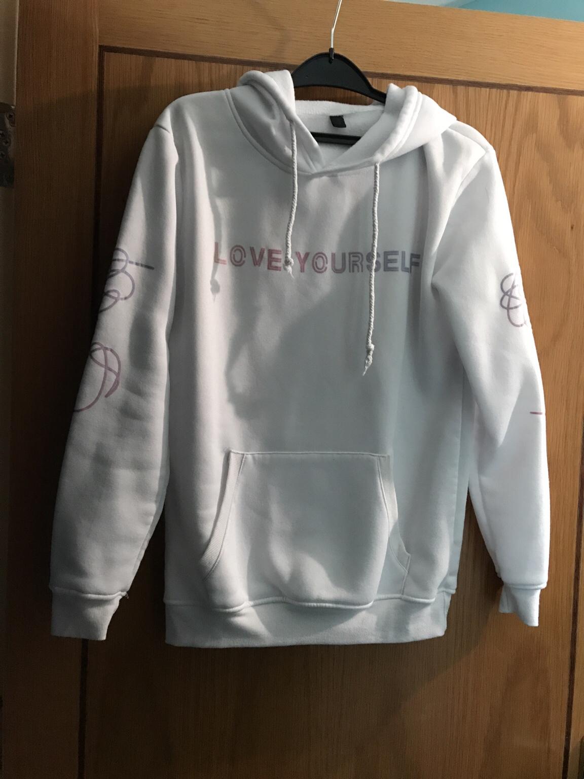 Hoodie size small in SE18 Royal Borough of Greenwich for £2.00 for sale