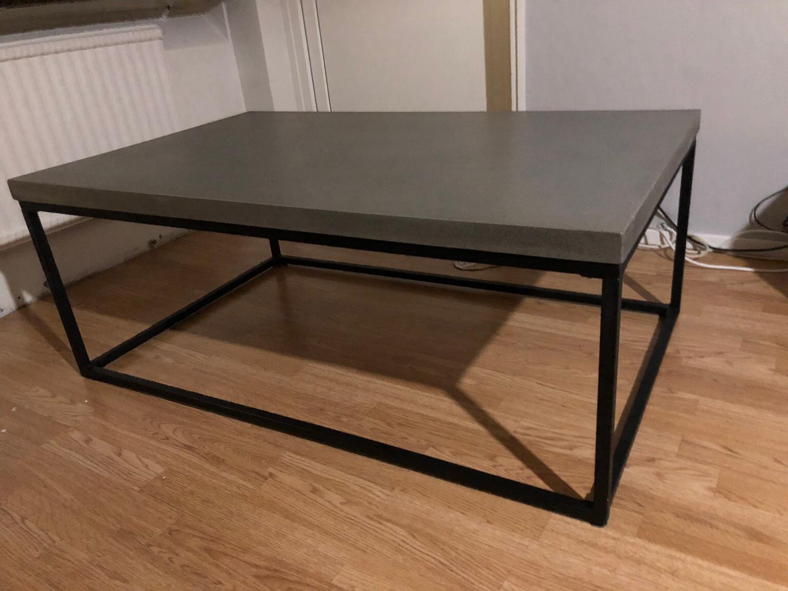 Soffbord Mio Betong Snyggt soffbord Shanghai från Mio in 12573 Stockholm for SEK 1,500.00
