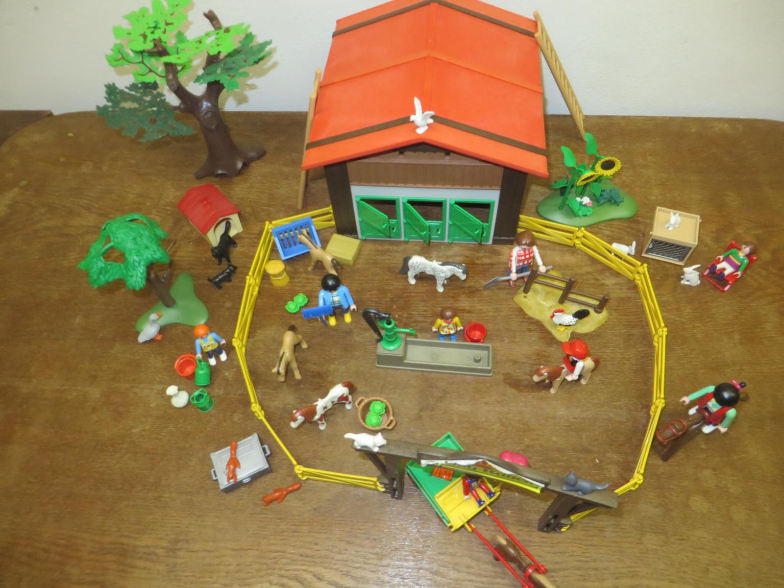 Playmobil Ponyhof mit viel Zubehör in 83410 Laufen für 24,00 € zum