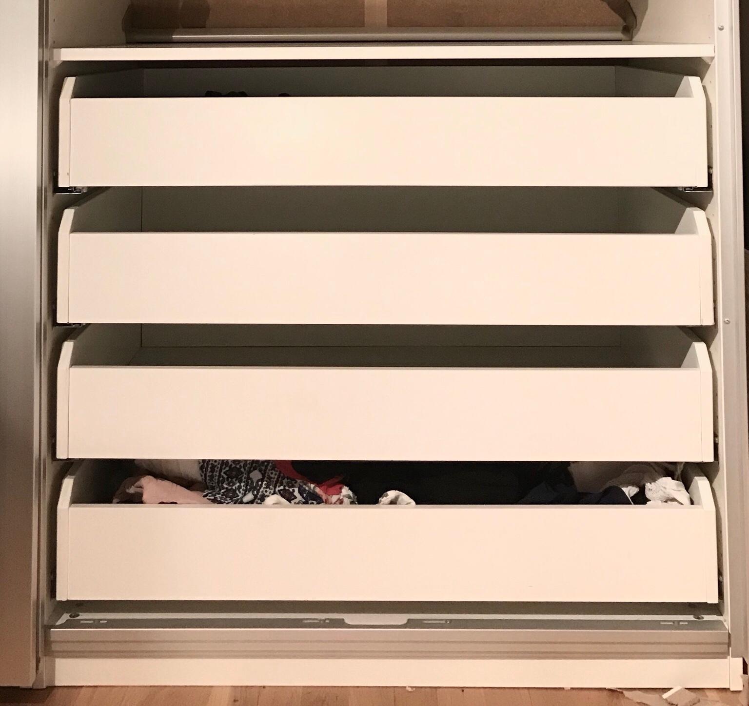 Lådor, hyllplan och stång till Pax garderob in 131 50 Nacka kommun for