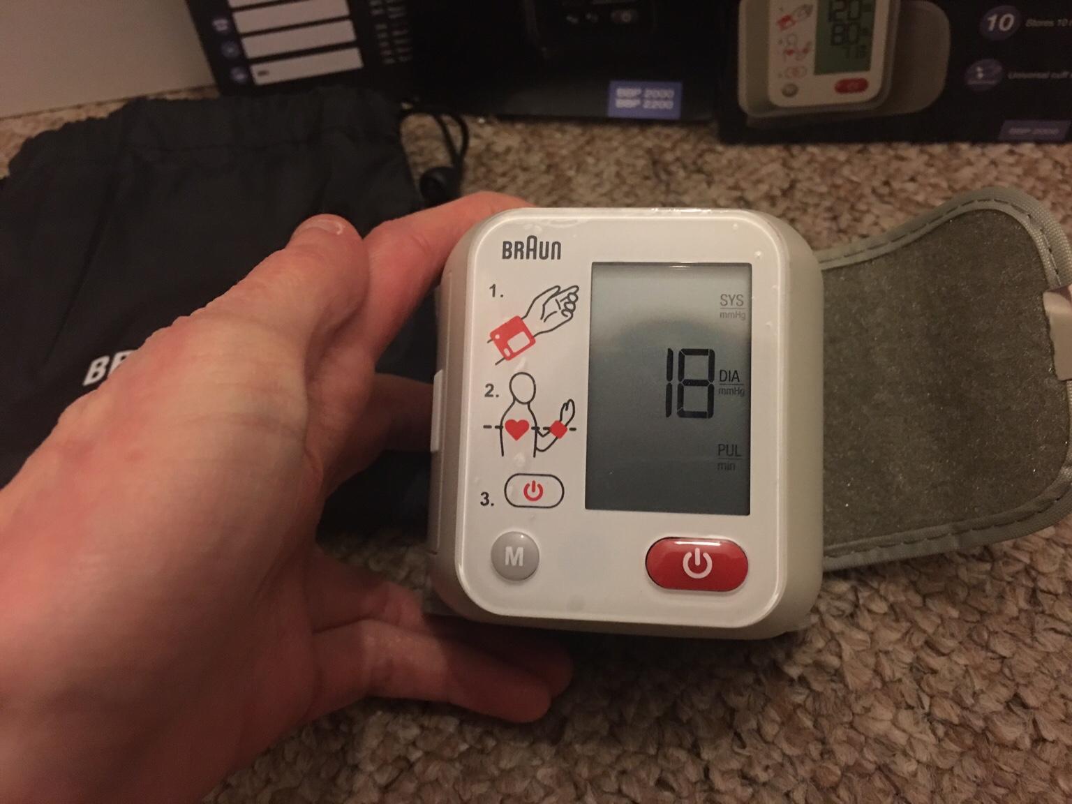 Braun wrist blood pressure monitor in BN14 Worthing for £15.00 for sale