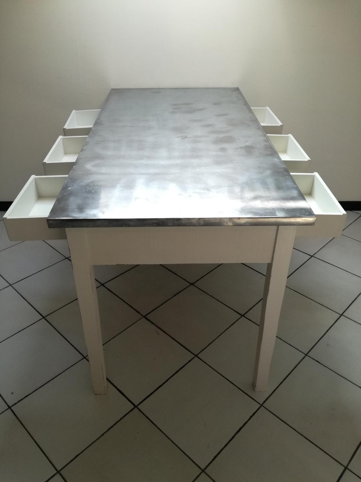 TAVOLO DA CUCINA IN LEGNO E PIANO IN ACCIAIO in 20831 Seregno for €100.