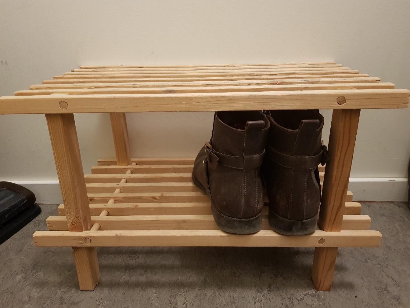 Liten Skohylla Liten skohylla av trä in 17165 Solna kommun for SEK 20.00 for sale Shpock