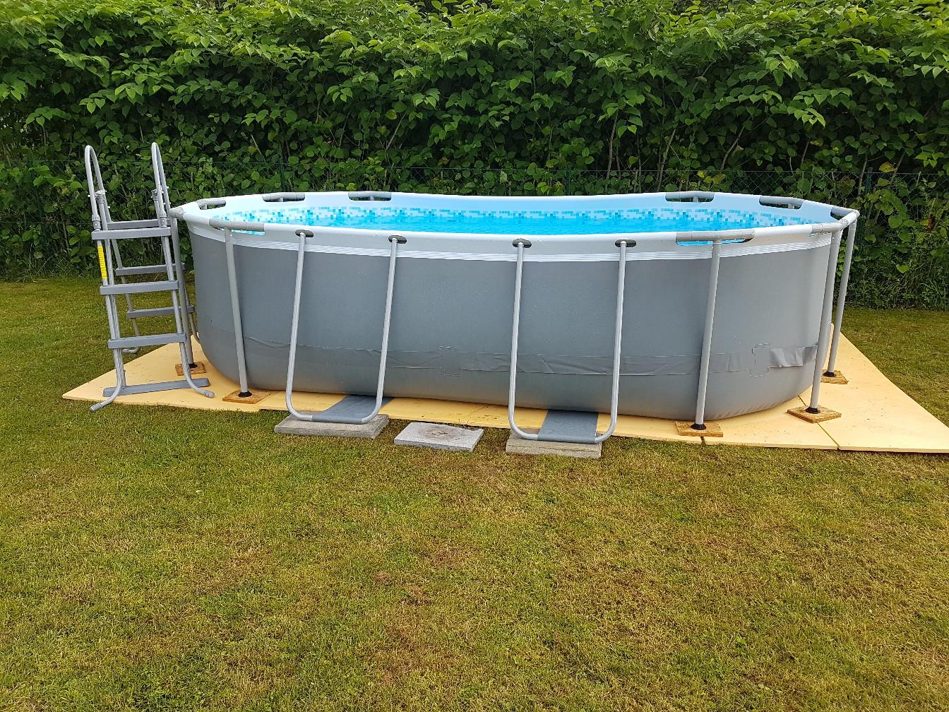 Bestway Aufstellpool Oval in 8570 St. Martin am Wöllmißberg for €300.00