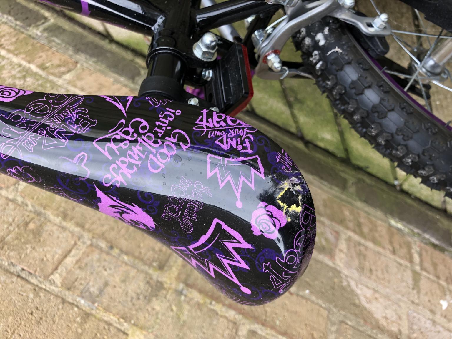 Girls Disney Descendants Bike 16” in WR9 Wychavon for £30.00 for sale