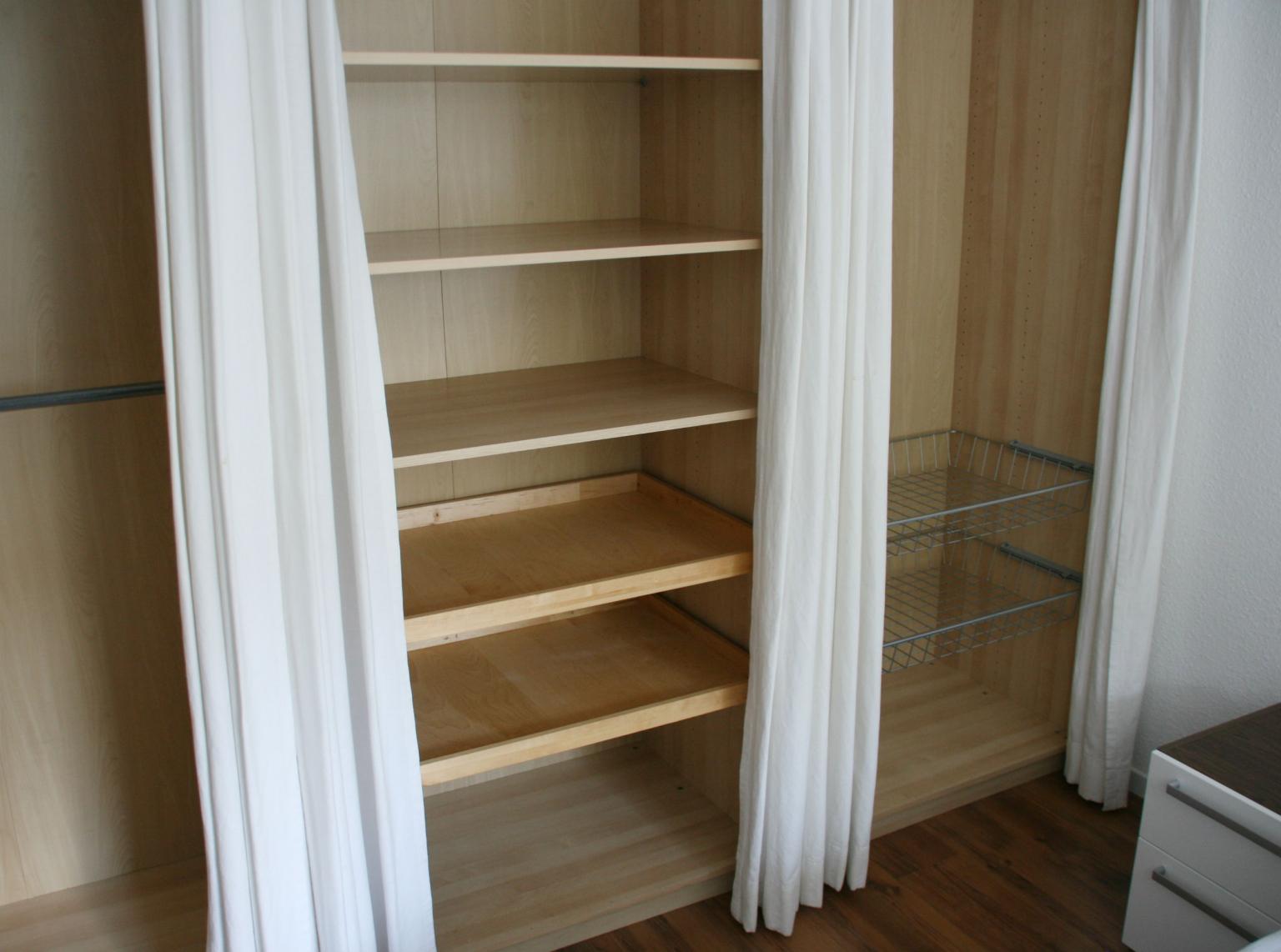 IKEA PAX Kleiderschrank 3 Meter, Vorhänge in 65527 Niedernhausen für