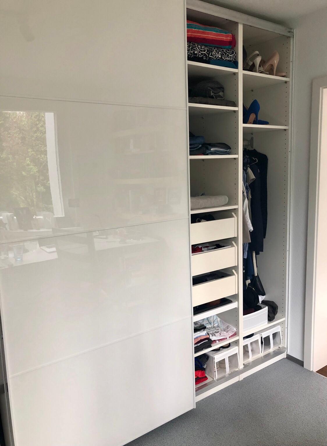 Ikea PAX Schrank mit Schiebetüren in 72793 Pfullingen for €370.00 for