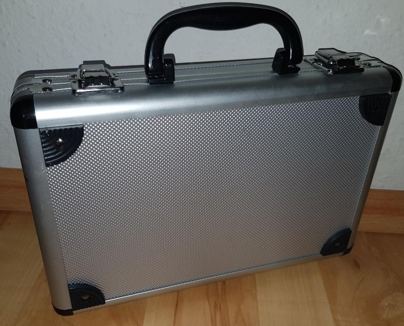 Alukoffer Koffer klein Metallkoffer 27x18x6 in 09212 LimbachOberfrohna für 5,00 € zum Verkauf
