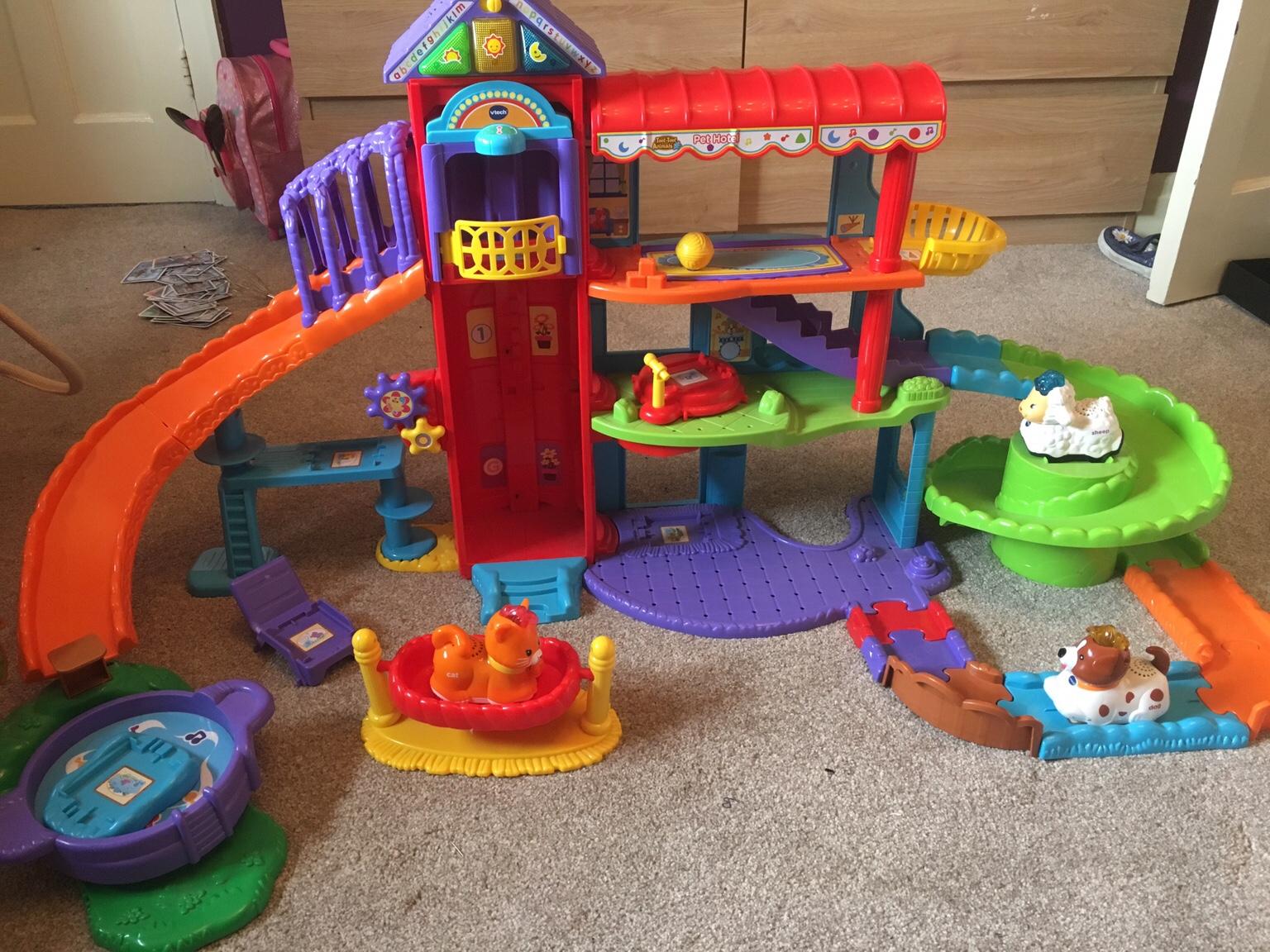 Vtech toot toot pet hotel in WF13 Kirklees for £22.50 for sale Shpock