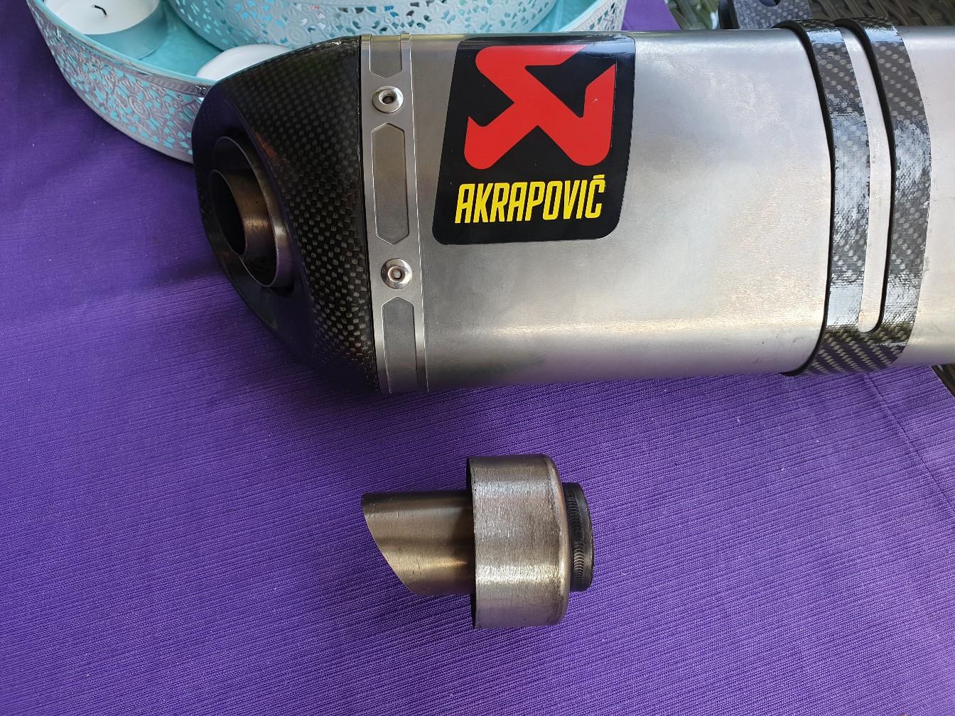 Akrapovic DB killer(nur db killer) in 5302 Henndorf am Wallersee für €