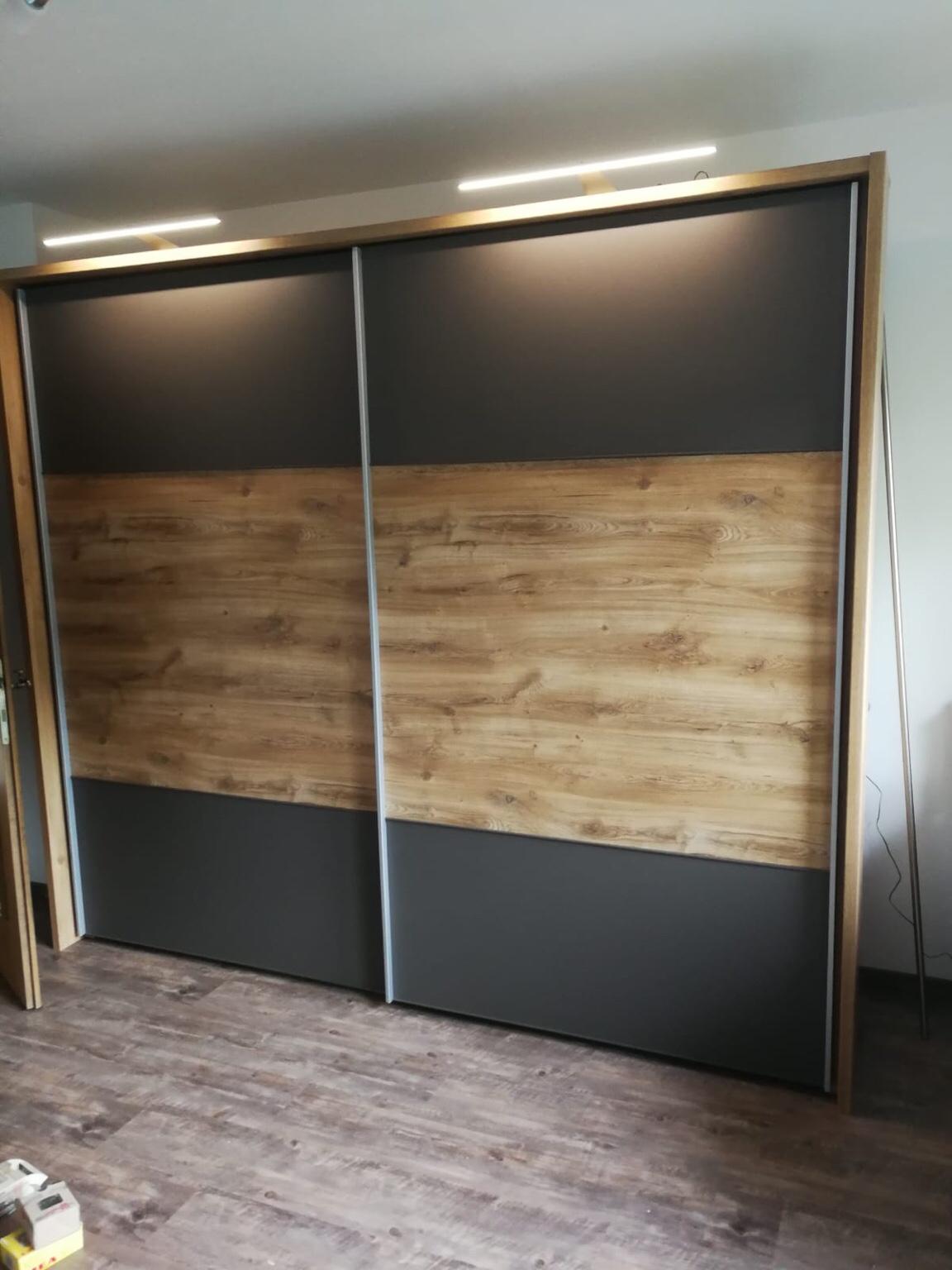 Kleiderschrank mit Schiebetüren in 5733 für € 280,00 zum Verkauf Shpock AT