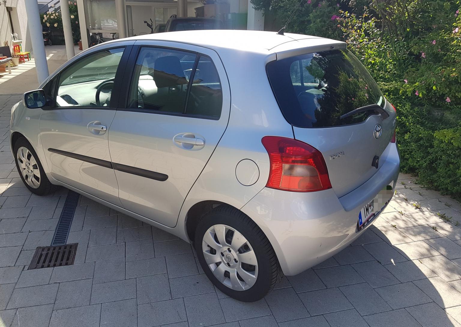 Toyota Yaris Automatikgetriebe in 6460 Imst für € 3.800,00 zum Verkauf