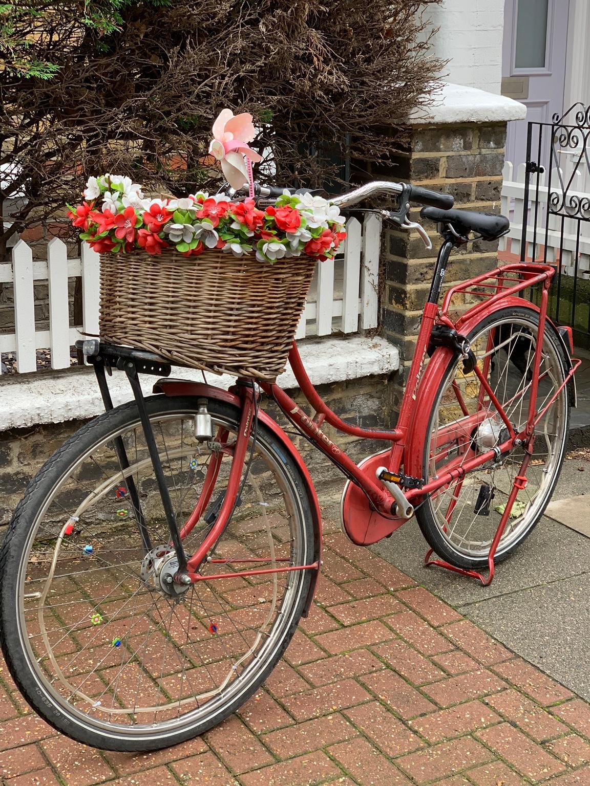 Bicycle classic Dutch bike, 3 gears, lock in SW11 London for £50.00