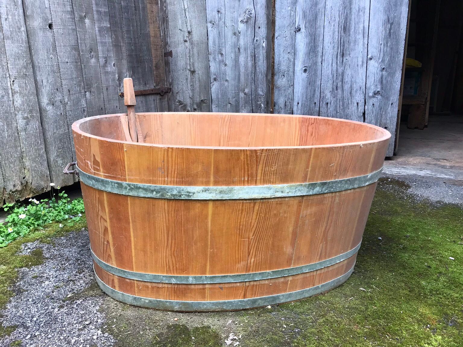 Lerchen Holzbadewanne, Bottich, neuwertig in 9900 Lienz für € 270,00