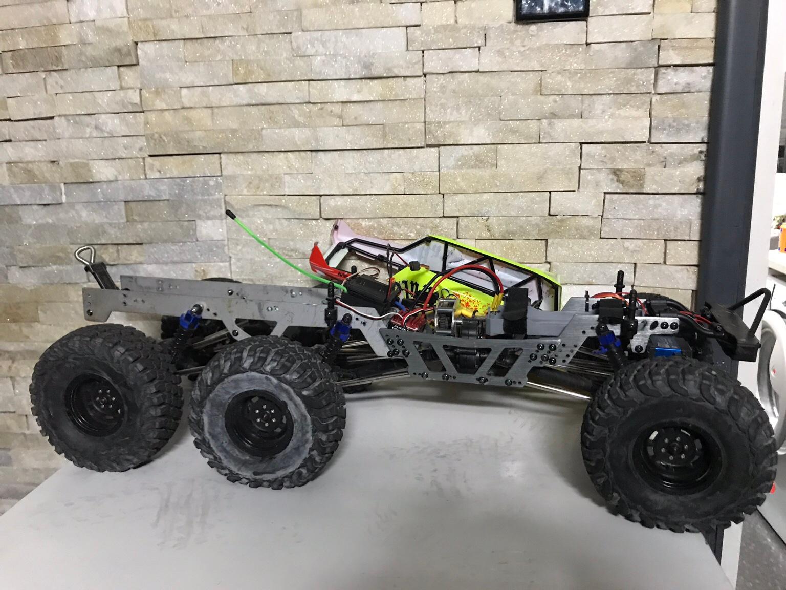 FTX CRAWLER 6x6 (custom) Rc truck in WF17 Kirklees for £120.00 for sale