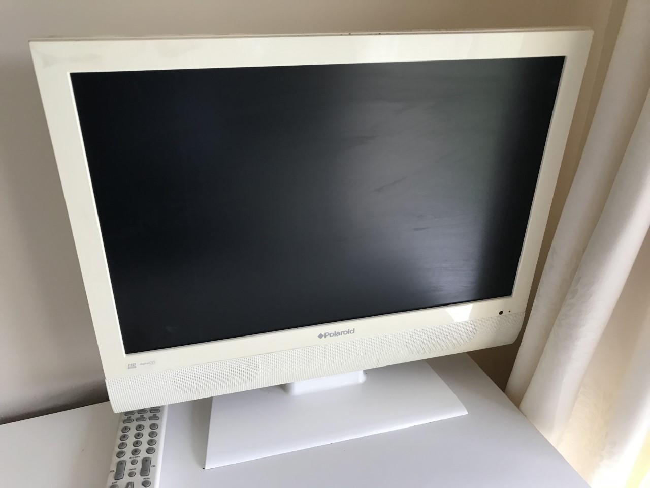 Polaroid 19" Freeview Widescreen LCD TV in BL9 Bury for £30.00 for sale
