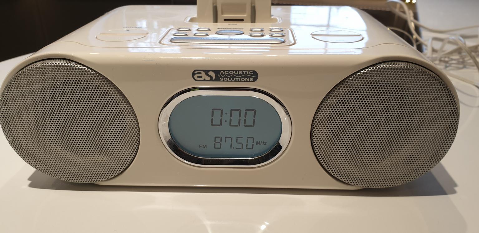 Radio alarm clock with iPod dock and AUX in NN3 Northampton for £10.00