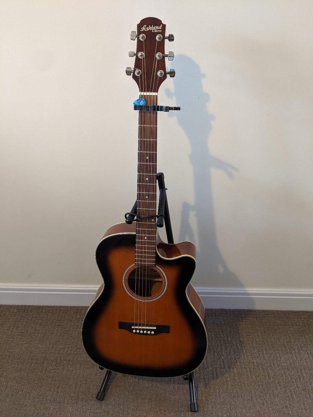 Ashland by Crafter electroacoustic guitar in SM1 London for £100.00