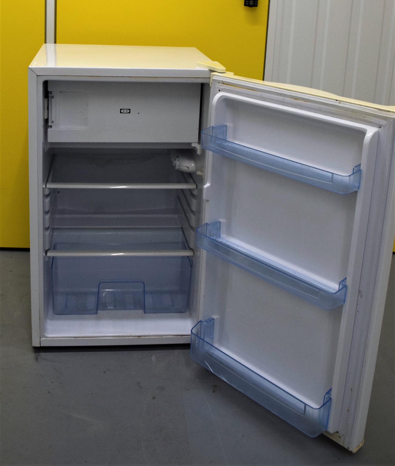Ice King Under Counter Fridge Freezer in TW8 London for £55.00 for sale