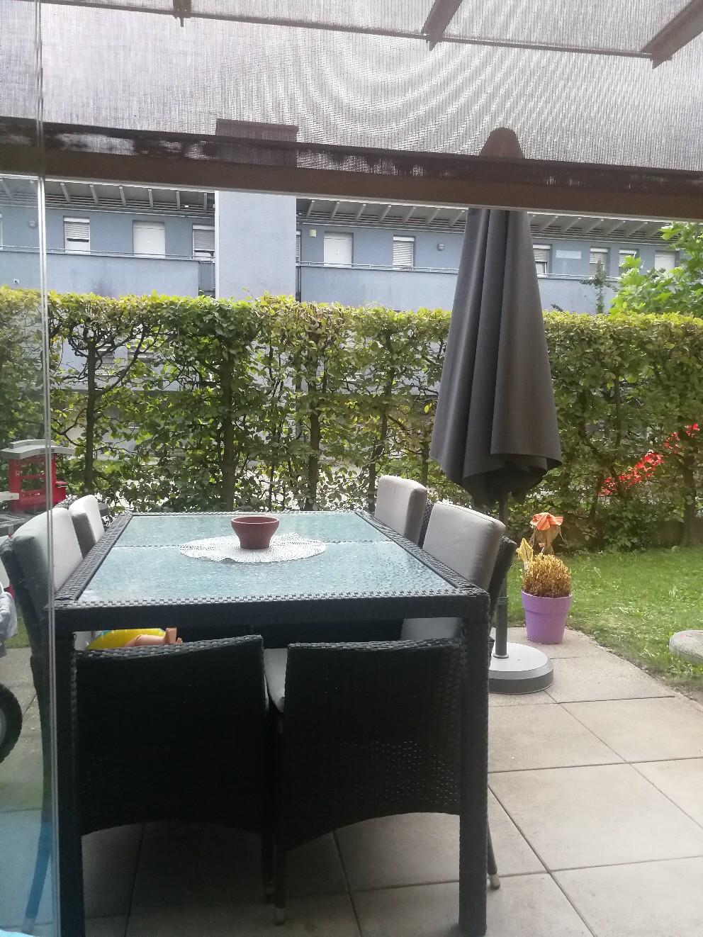 Gartentisch mit 6 Stühle und Schirm in 6900 Bregenz für € 180,00 zum