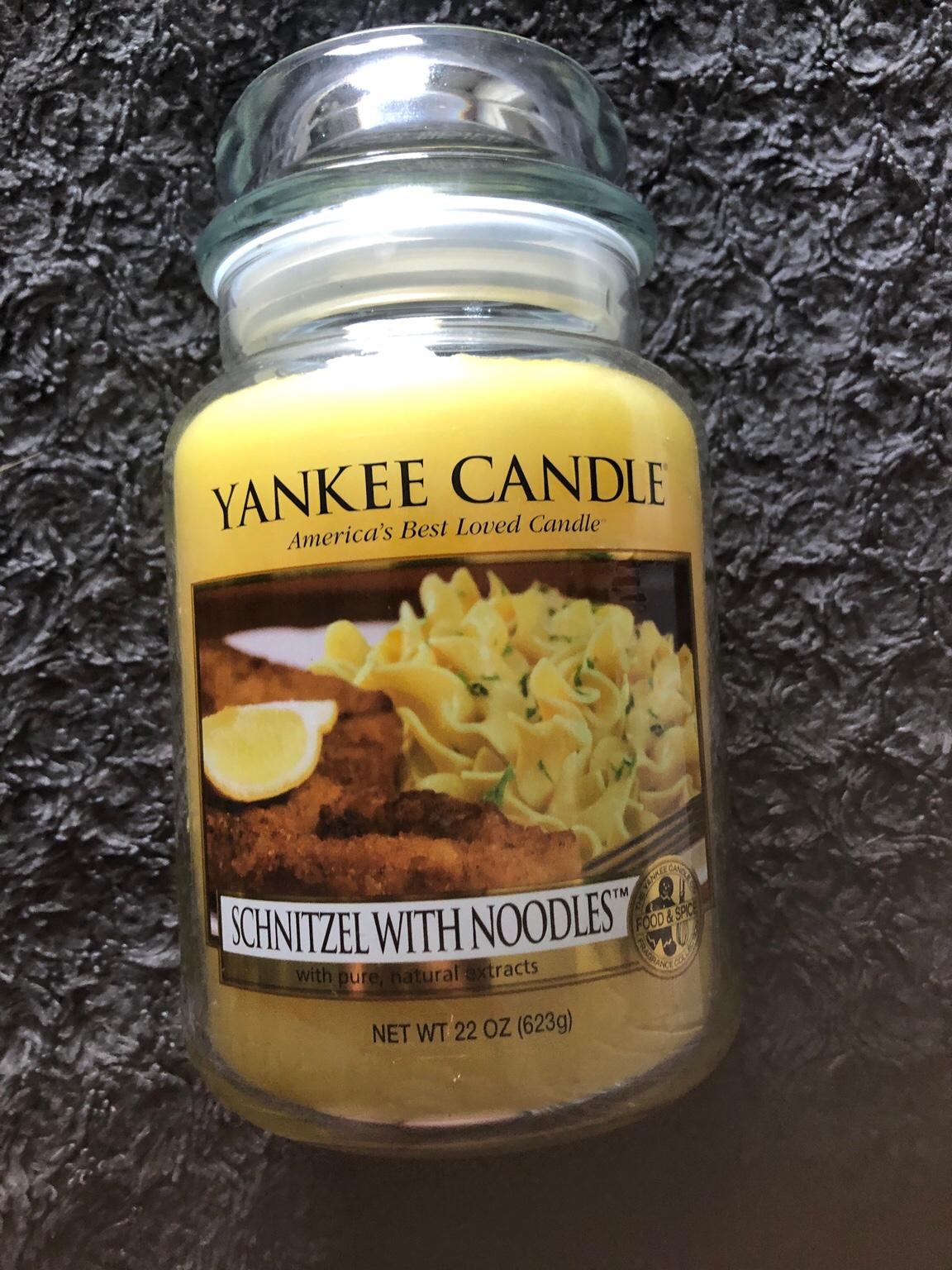 Home Candles Home & Garden Schnitzel with Noodles 22 oz Yankee Candle Rare