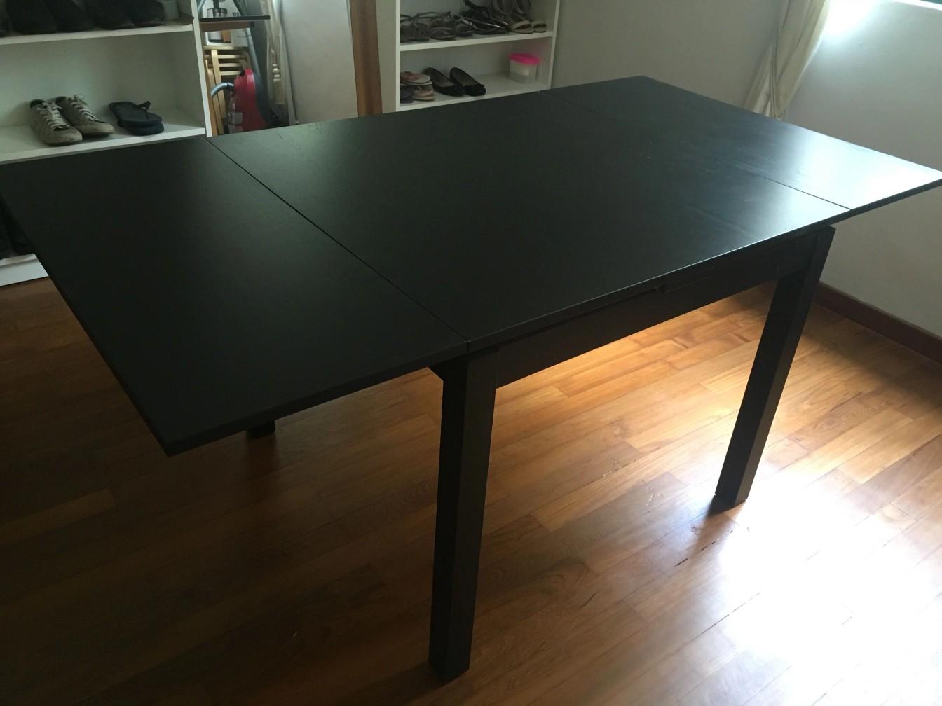 IKEA Extendable Dining Table in N22 London for £30.00 for
