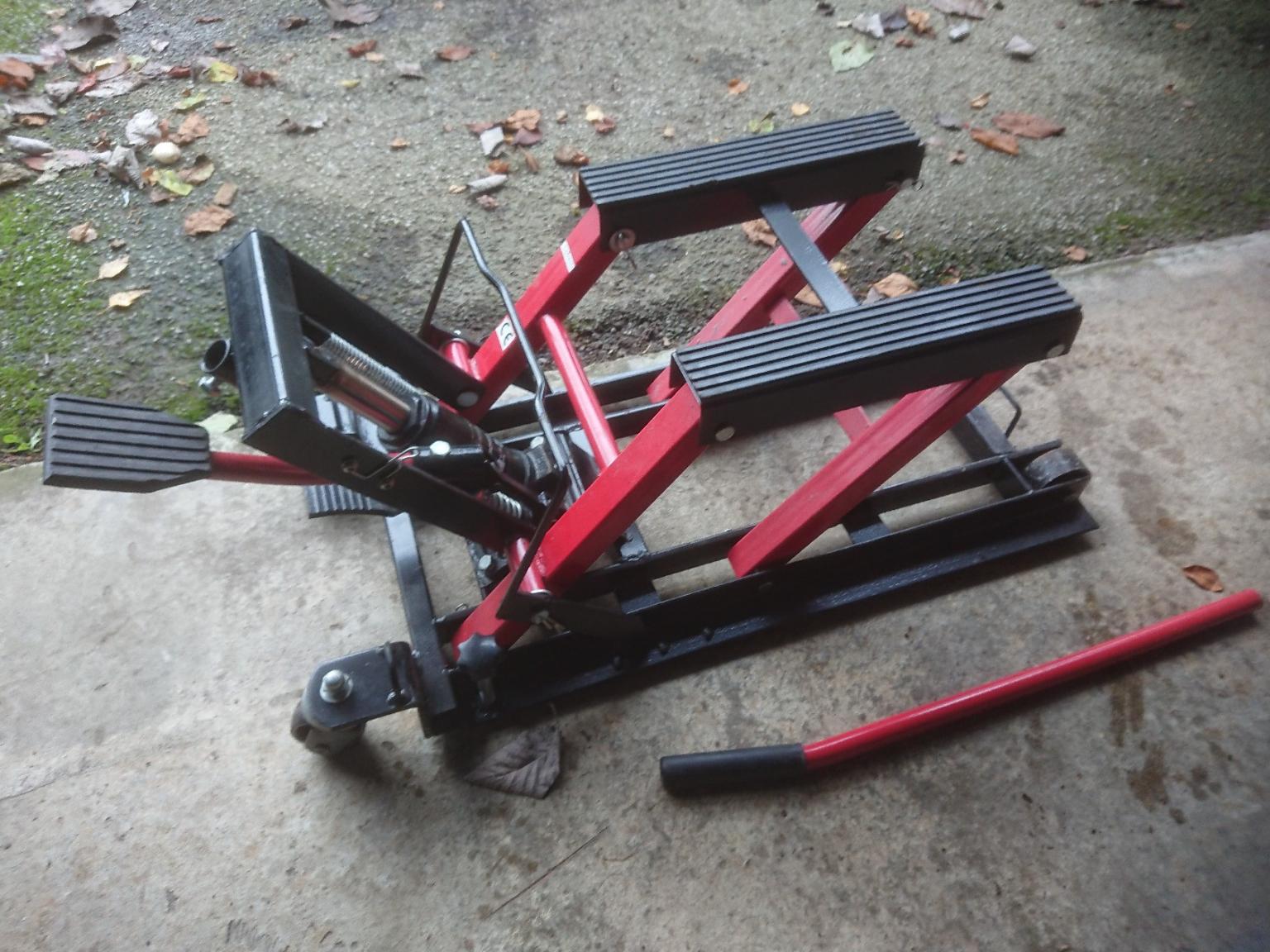 Hydraulic Motorcycle Lift / Jack in Selby for £50.00 for sale Shpock