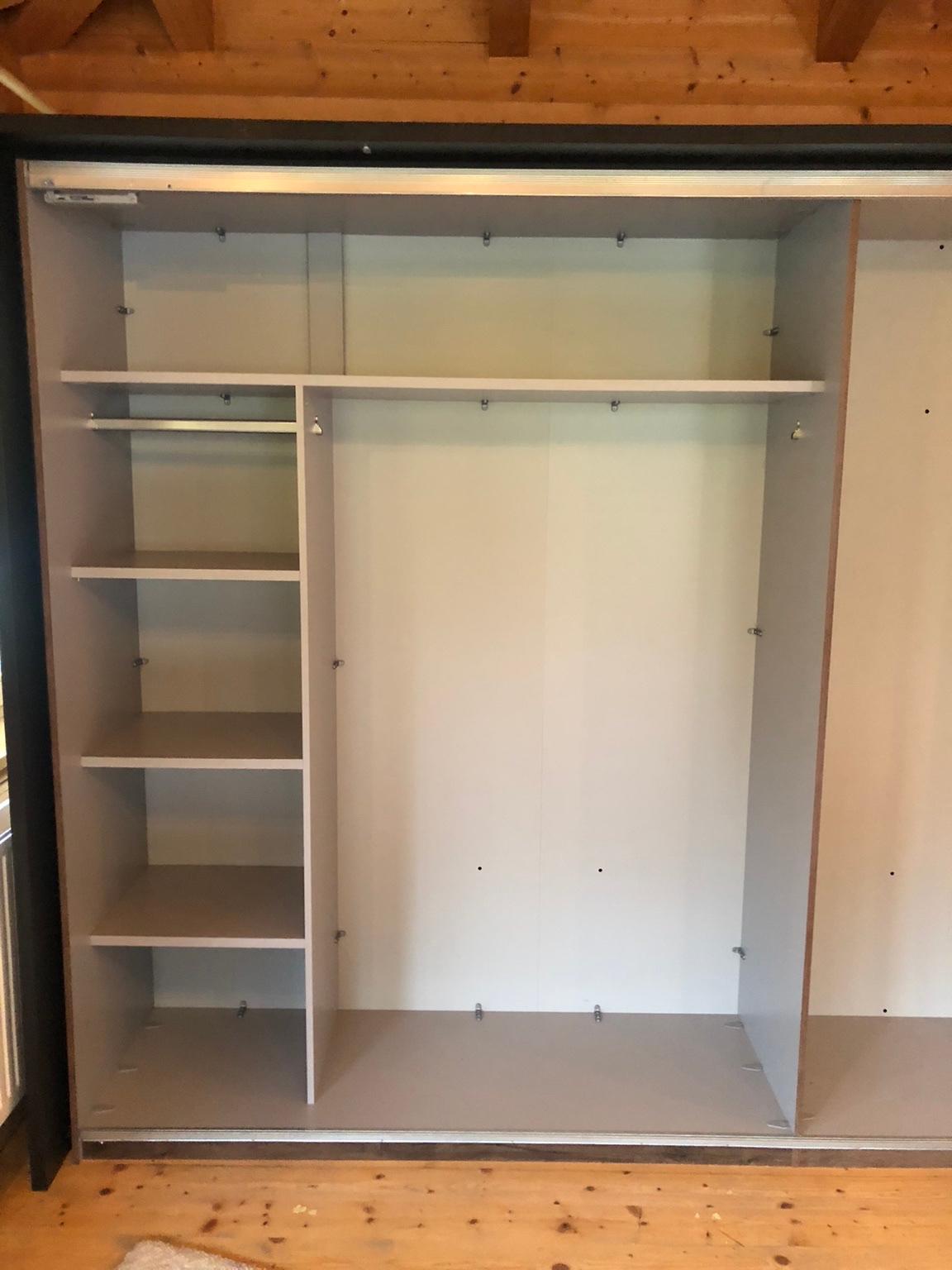 Kleiderschrank in 6481 Gemeinde St. Leonhard im Pitztal for €270.00 for