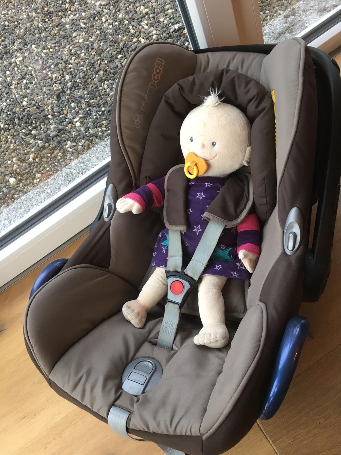 Maxi Cosi Cabriofix + Isofix Station EasyFix in 78086