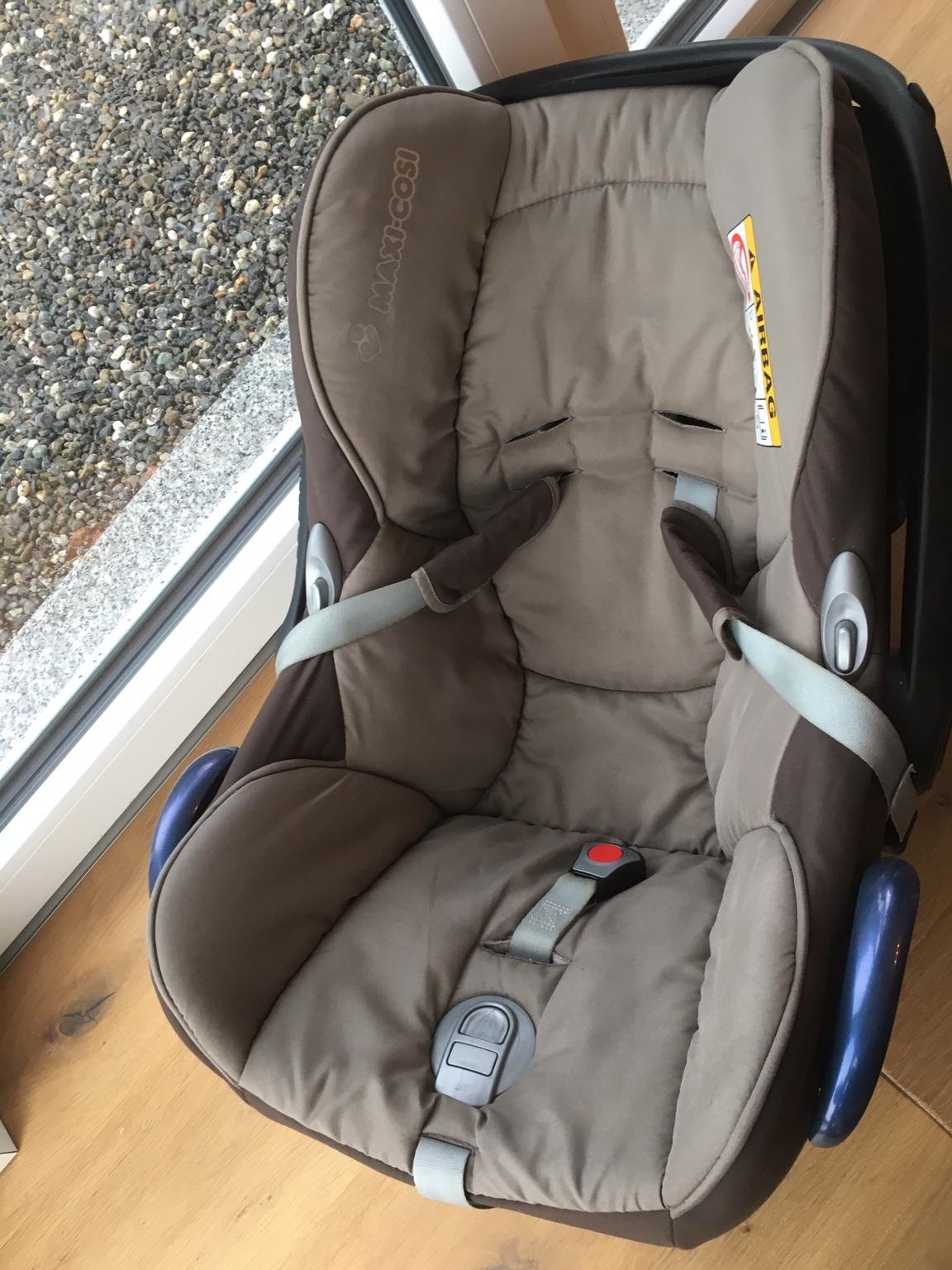 Maxi Cosi Cabriofix + Isofix Station EasyFix in 78086