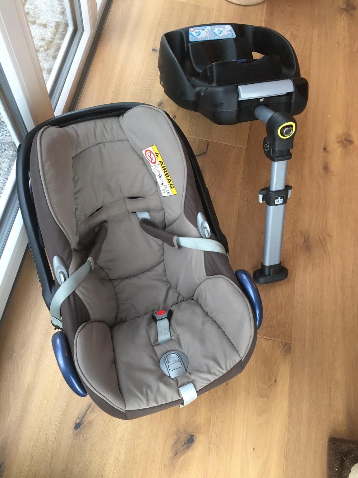 Maxi Cosi Cabriofix + Isofix Station EasyFix in 78086