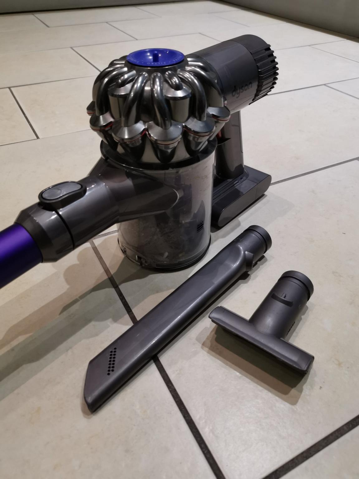 dyson handheld cordless vacuum hoover in B1 Birmingham for £85.00 for