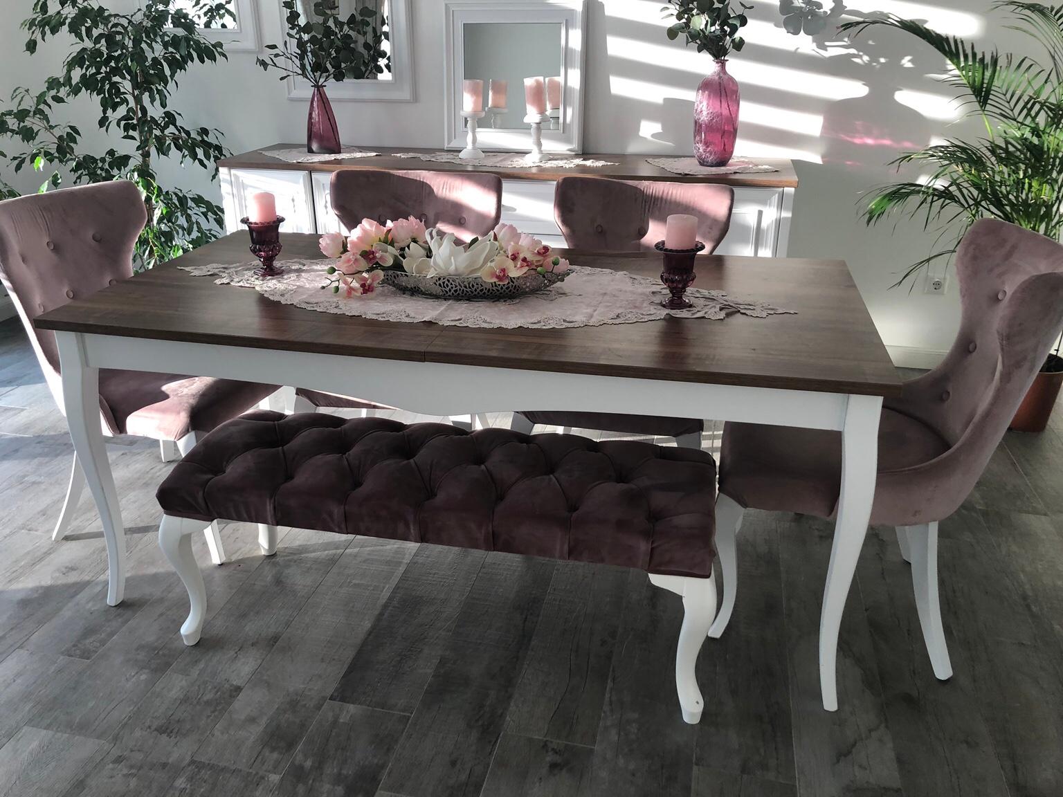 Tisch und Stühle aus echtem Holz in 47809 Krefeld für 600,00 € zum